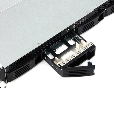 特徴 リッチ インダストリアル ミニPC Xeon E2100 4xSATA ドライブサポートとシングル PCIe スロット